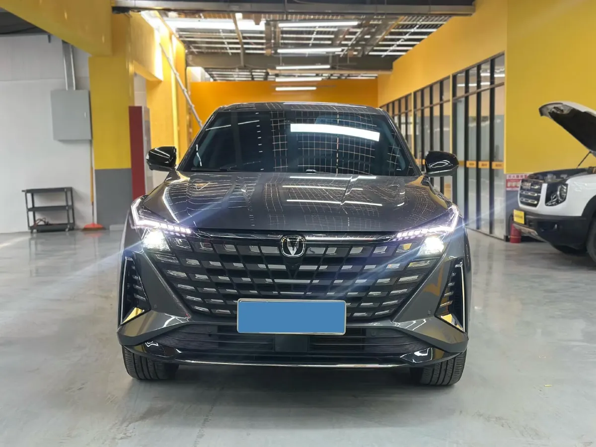 2024 ChangAn UNI-Z 1.5L 98HP L4 E-CVT PHEV 18.4KWH,autocango,china used car exporter,china ev exporter,chinese used car exporter,chinese used ev exporter