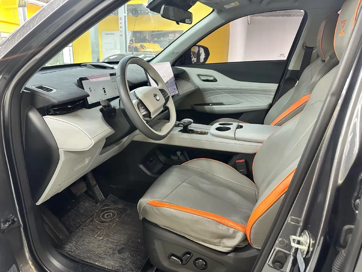 2024 ChangAn UNI-Z 1.5L 98HP L4 E-CVT PHEV 18.4KWH,autocango,china used car exporter,china ev exporter,chinese used car exporter,chinese used ev exporter