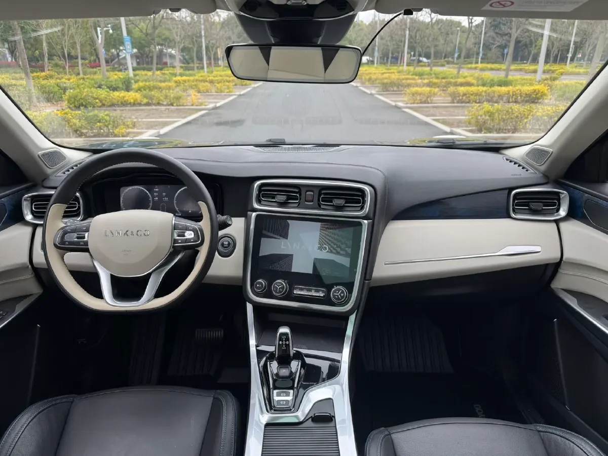 2017 Foton Sauvana 2.0T 218HP L4 6AT,autocango,china used car exporter,china ev exporter,chinese used car exporter,chinese used ev exporter