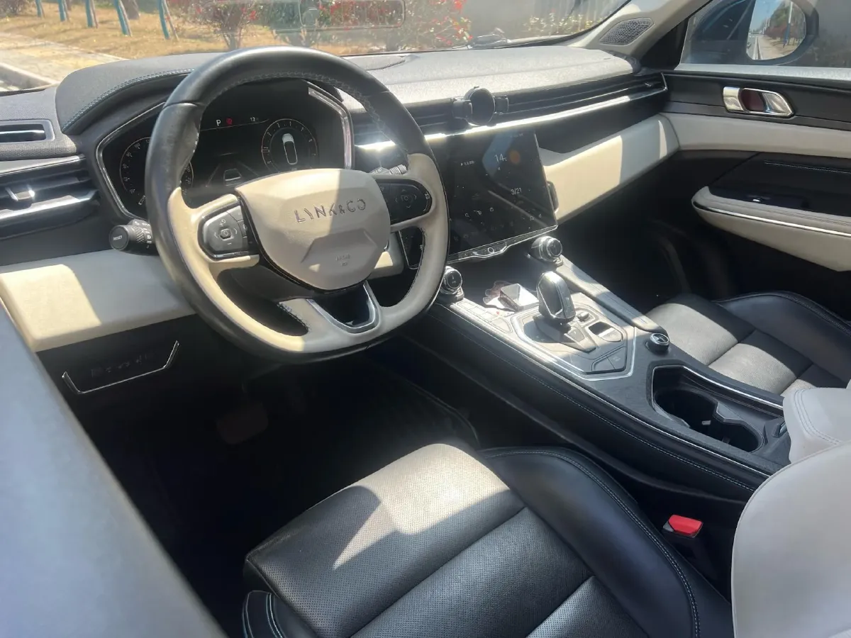 2021 LYNK&CO 01 2.0T 218HP L4 8AT,autocango,china used car exporter,china ev exporter,chinese used car exporter,chinese used ev exporter