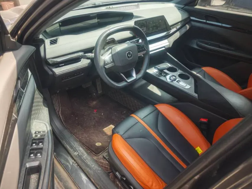 2024 ChangAn UNI-V 1.5T 188HP L4 7DCT,autocango,china used car exporter,china ev exporter,chinese used car exporter,chinese used ev exporter