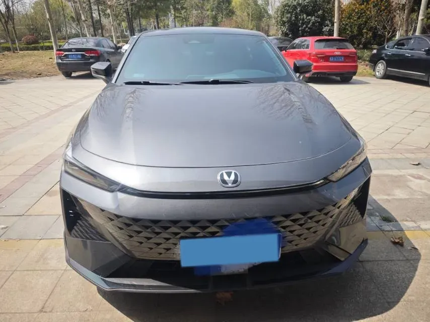 2024 ChangAn UNI-V 1.5T 188HP L4 7DCT,autocango,china used car exporter,china ev exporter,chinese used car exporter,chinese used ev exporter