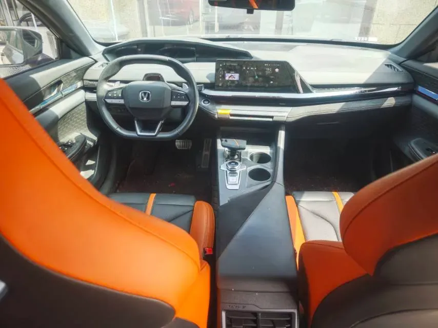 2024 ChangAn UNI-V 1.5T 188HP L4 7DCT,autocango,china used car exporter,china ev exporter,chinese used car exporter,chinese used ev exporter