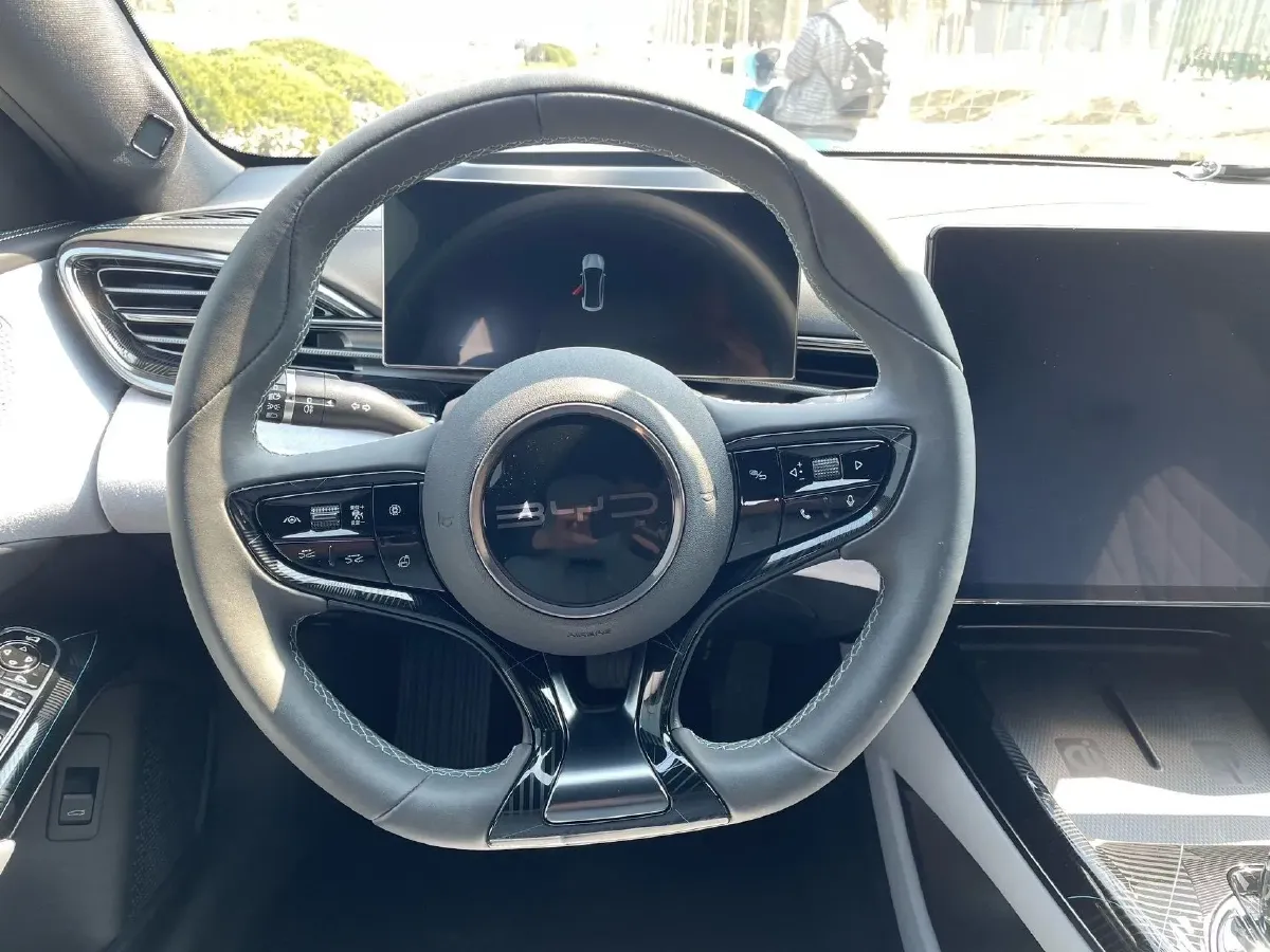 2022 AITO AITO M5 Range Extended 125HP REEV 40KWH,autocango,china used car exporter,china ev exporter,chinese used car exporter,chinese used ev exporter