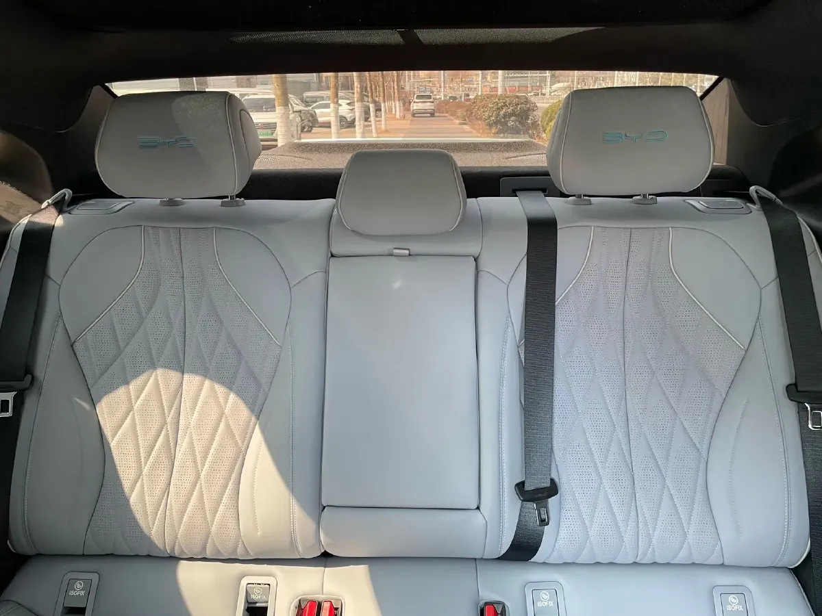 2022 AITO AITO M5 Range Extended 125HP REEV 40KWH,autocango,china used car exporter,china ev exporter,chinese used car exporter,chinese used ev exporter