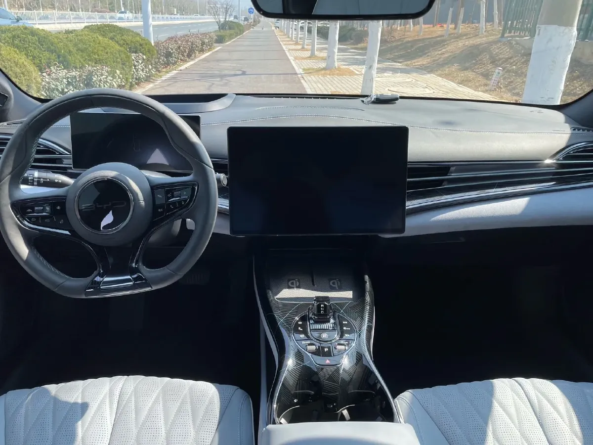 2022 AITO AITO M5 Range Extended 125HP REEV 40KWH,autocango,china used car exporter,china ev exporter,chinese used car exporter,chinese used ev exporter