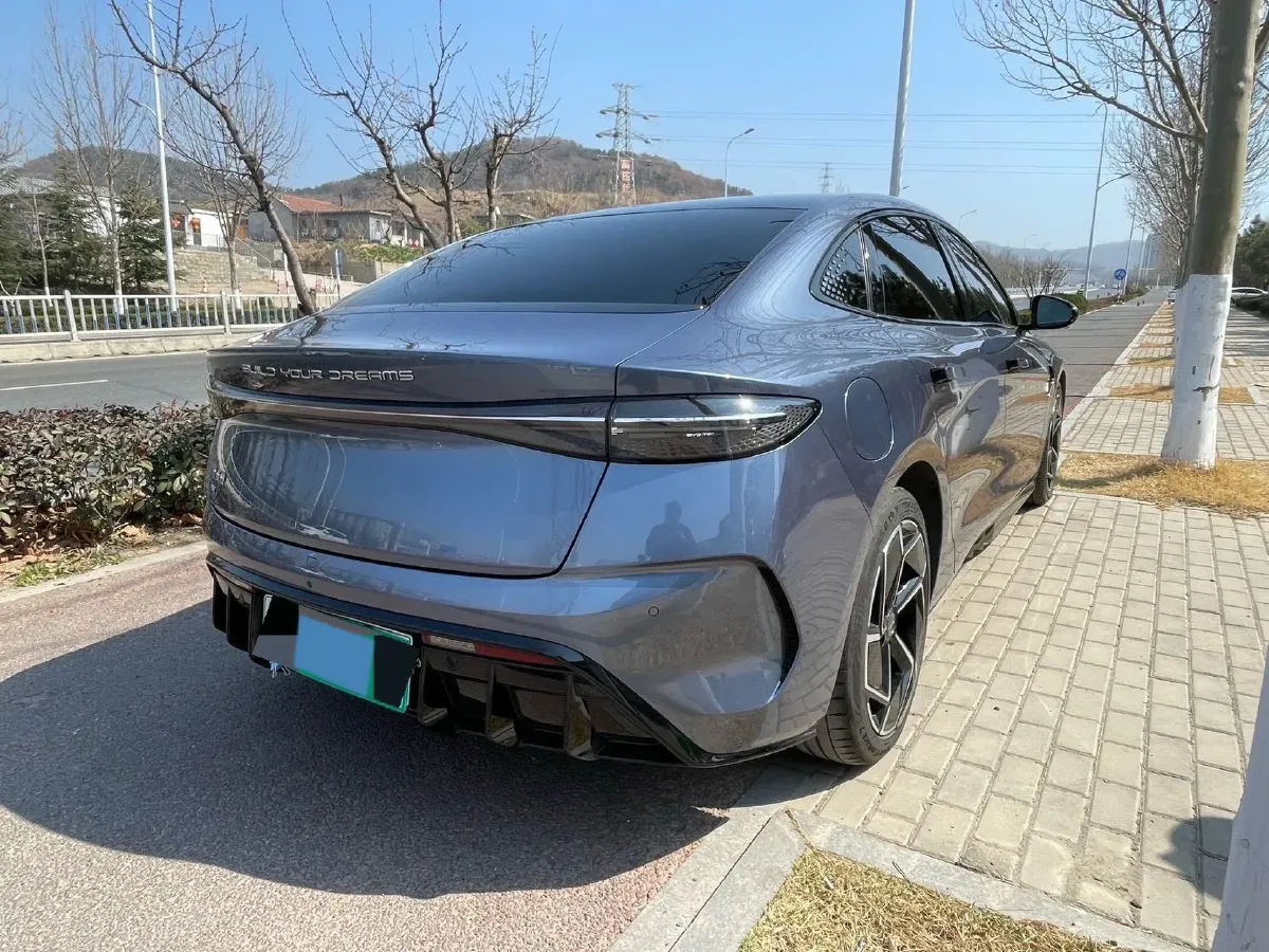 2022 AITO AITO M5 Range Extended 125HP REEV 40KWH,autocango,china used car exporter,china ev exporter,chinese used car exporter,chinese used ev exporter