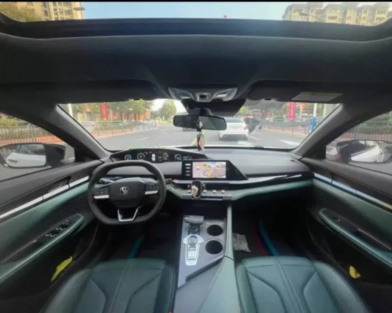 2023 ChangAn UNI-V iDD 1.5T 170HP L4 6TCT PHEV 18.4KWH,autocango,china used car exporter,china ev exporter,chinese used car exporter,chinese used ev exporter