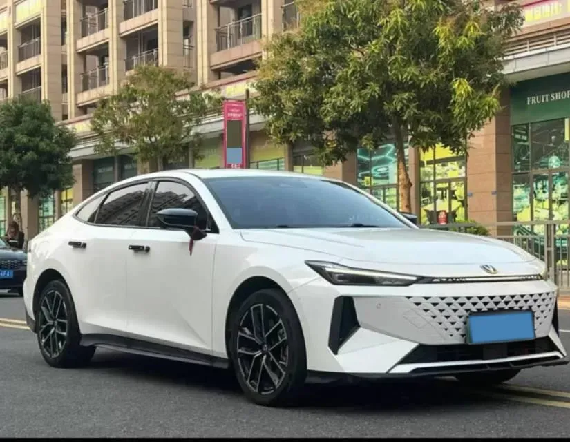 2023 ChangAn UNI-V iDD 1.5T 170HP L4 6TCT PHEV 18.4KWH,autocango,china used car exporter,china ev exporter,chinese used car exporter,chinese used ev exporter
