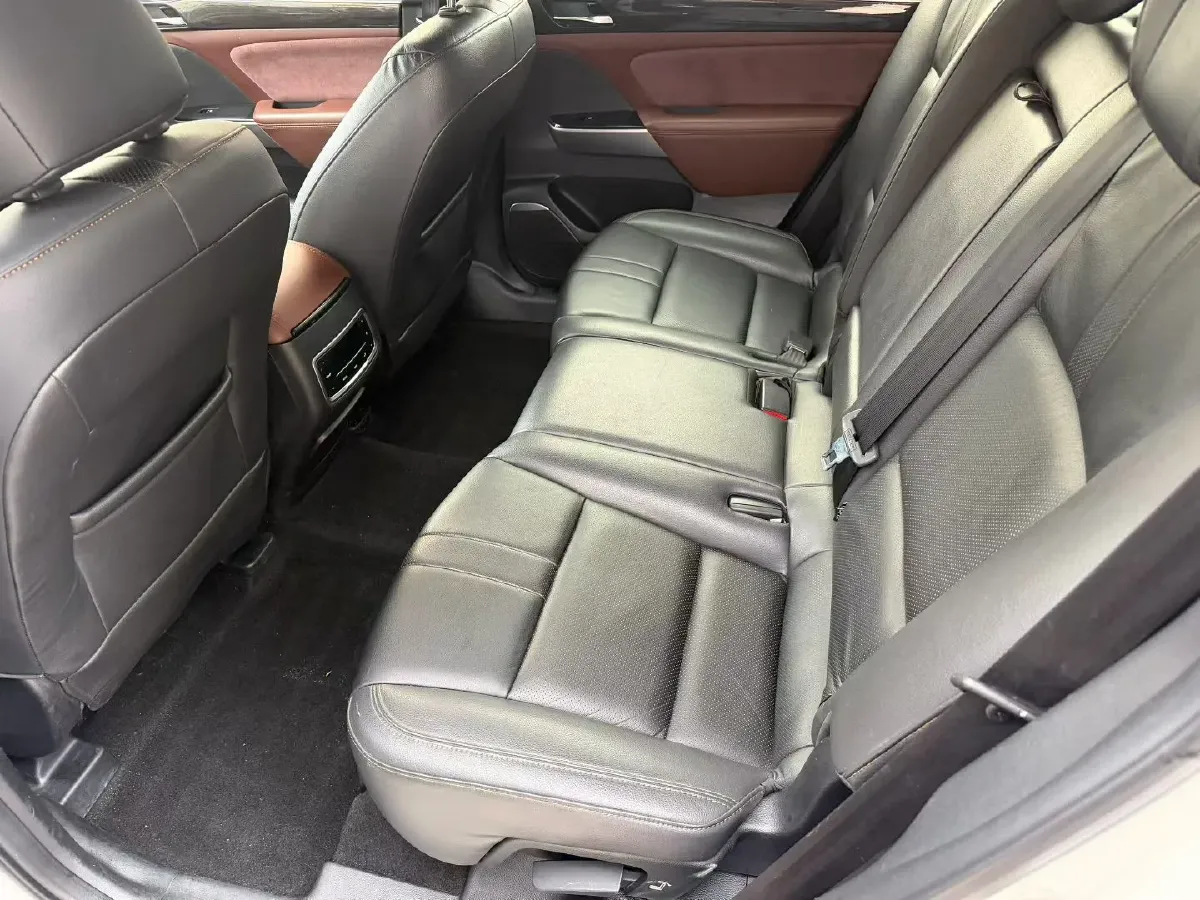 2017 GAC Trumpchi GS8 2.0T 201HP L4 6AT,autocango,china used car exporter,china ev exporter,chinese used car exporter,chinese used ev exporter