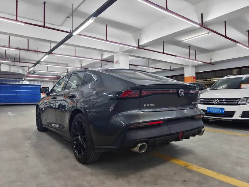 2022 ChangAn UNI-V 1.5T 188HP L4 7DCT,autocango,china used car exporter,china ev exporter,chinese used car exporter,chinese used ev exporter