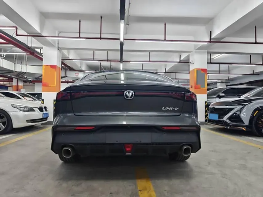 2022 ChangAn UNI-V 1.5T 188HP L4 7DCT,autocango,china used car exporter,china ev exporter,chinese used car exporter,chinese used ev exporter