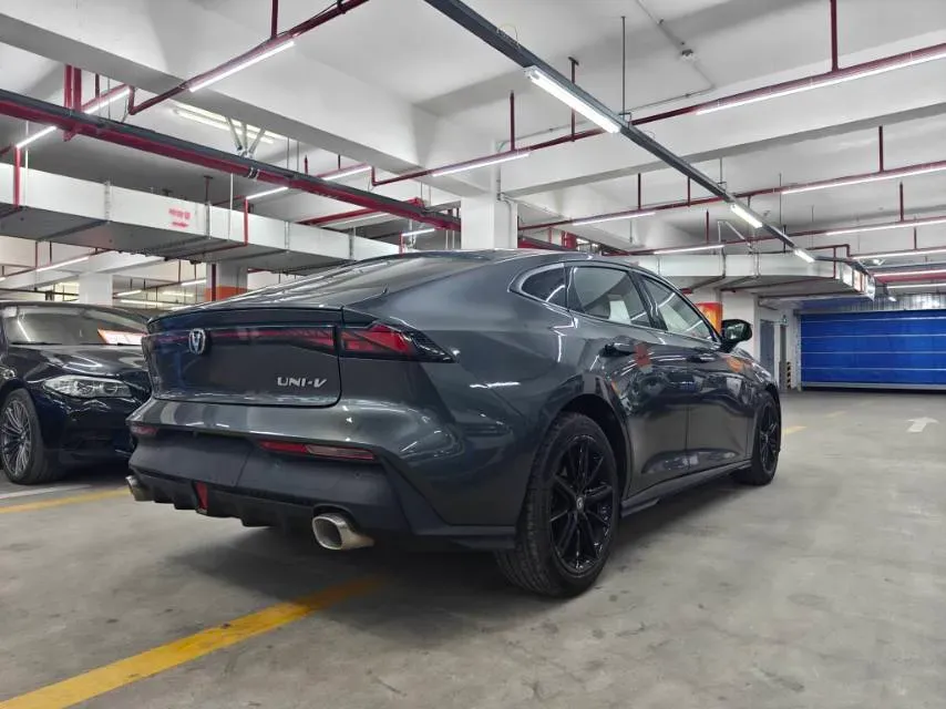 2022 ChangAn UNI-V 1.5T 188HP L4 7DCT,autocango,china used car exporter,china ev exporter,chinese used car exporter,chinese used ev exporter