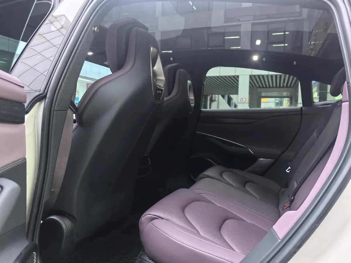 2024 MI SU7 BEV 73.6KWH,autocango,china used car exporter,china ev exporter,chinese used car exporter,chinese used ev exporter