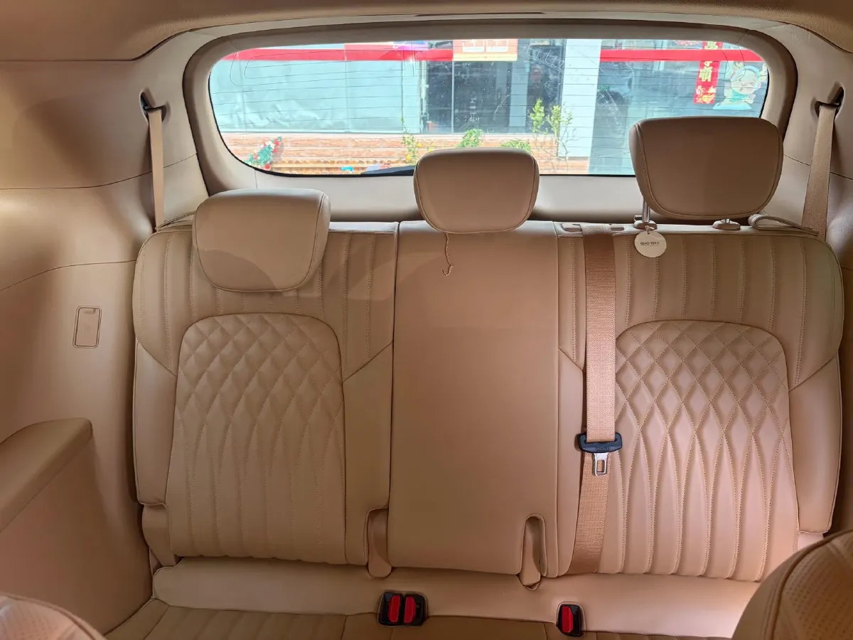 2022 Voyah Dream 1.5T 136HP L4 PHEV 25.57KWH,autocango,china used car exporter,china ev exporter,chinese used car exporter,chinese used ev exporter