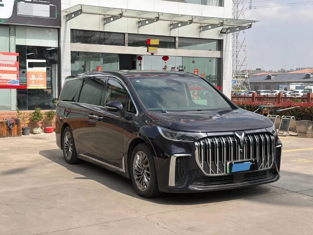2022 Voyah Dream 1.5T 136HP L4 PHEV 25.57KWH,autocango,china used car exporter,china ev exporter,chinese used car exporter,chinese used ev exporter