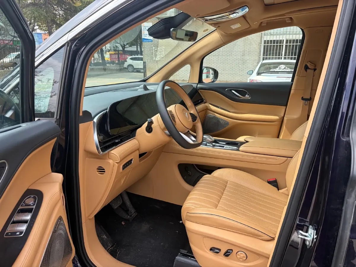 2022 Voyah Dream 1.5T 136HP L4 PHEV 25.57KWH,autocango,china used car exporter,china ev exporter,chinese used car exporter,chinese used ev exporter