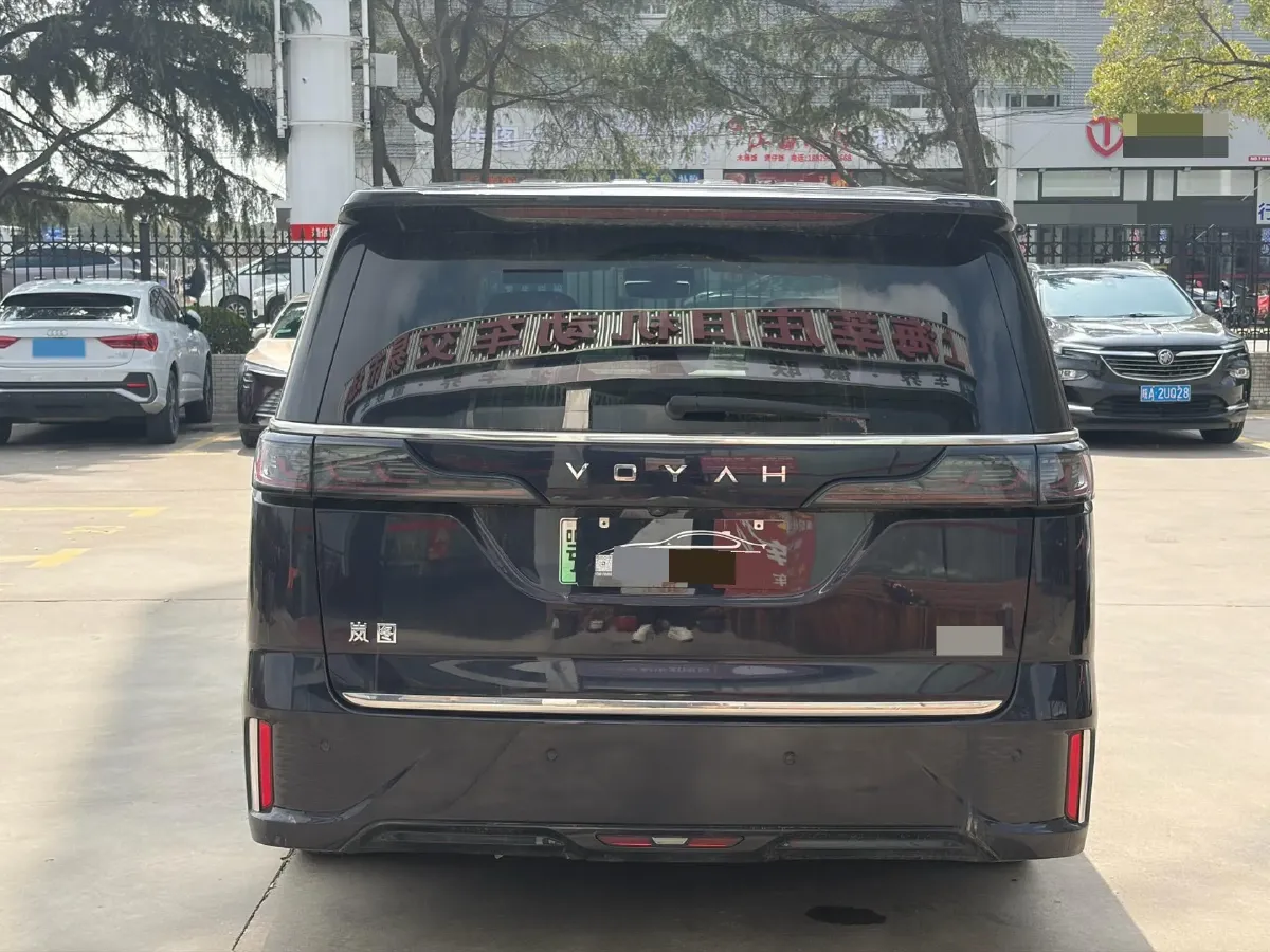 2022 Voyah Dream 1.5T 136HP L4 PHEV 25.57KWH,autocango,china used car exporter,china ev exporter,chinese used car exporter,chinese used ev exporter