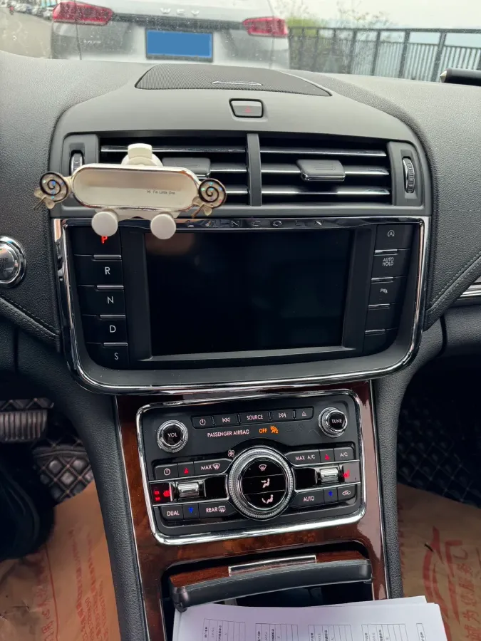 2018 Lincoln Continental 2.0T 261HP L4 6AT,autocango,china used car exporter,china ev exporter,chinese used car exporter,chinese used ev exporter