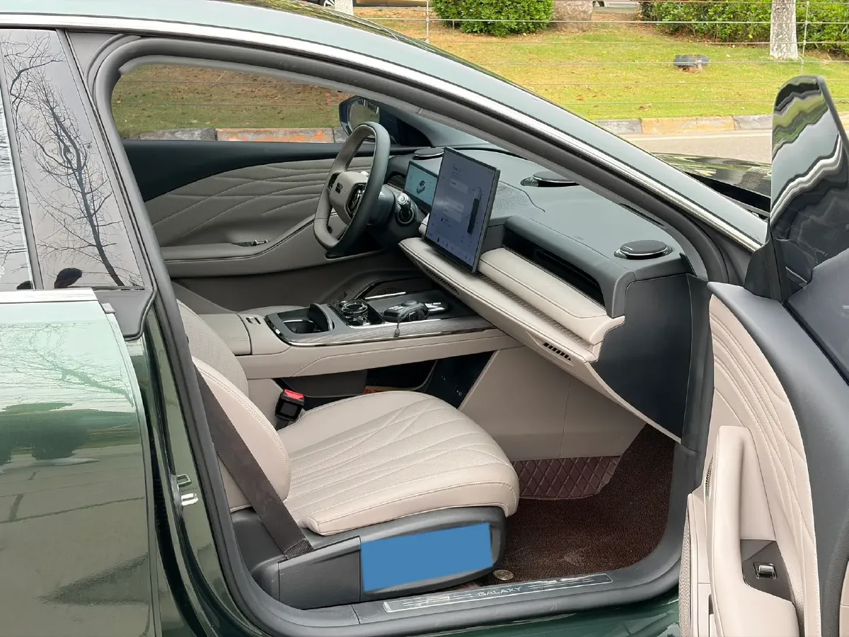 2025 Geely Galaxy Starshine 8 1.5L 112HP L4 1DHT PHEV,autocango,china used car exporter,china ev exporter,chinese used car exporter,chinese used ev exporter