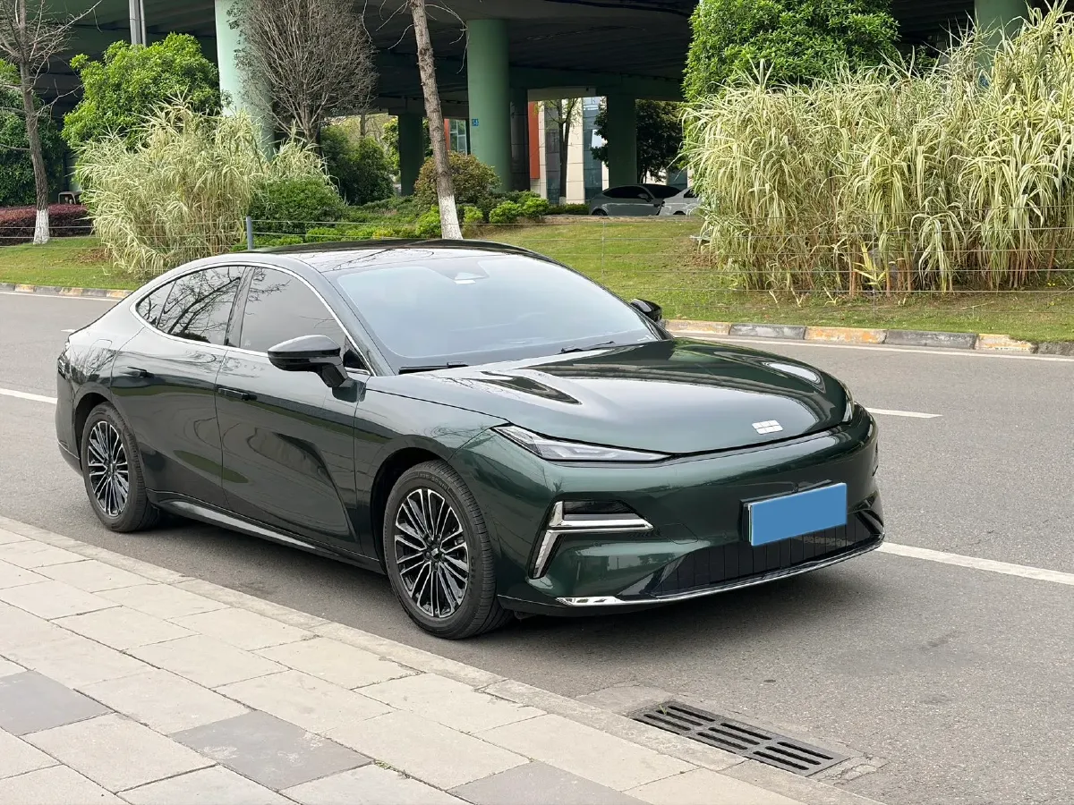 2025 Geely Galaxy Starshine 8 1.5L 112HP L4 1DHT PHEV,autocango,china used car exporter,china ev exporter,chinese used car exporter,chinese used ev exporter