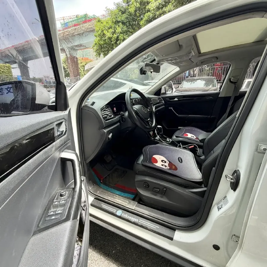 2021 Volkswagen T-Roc 1.4T 150HP L4 7DCT,autocango,china used car exporter,china ev exporter,chinese used car exporter,chinese used ev exporter