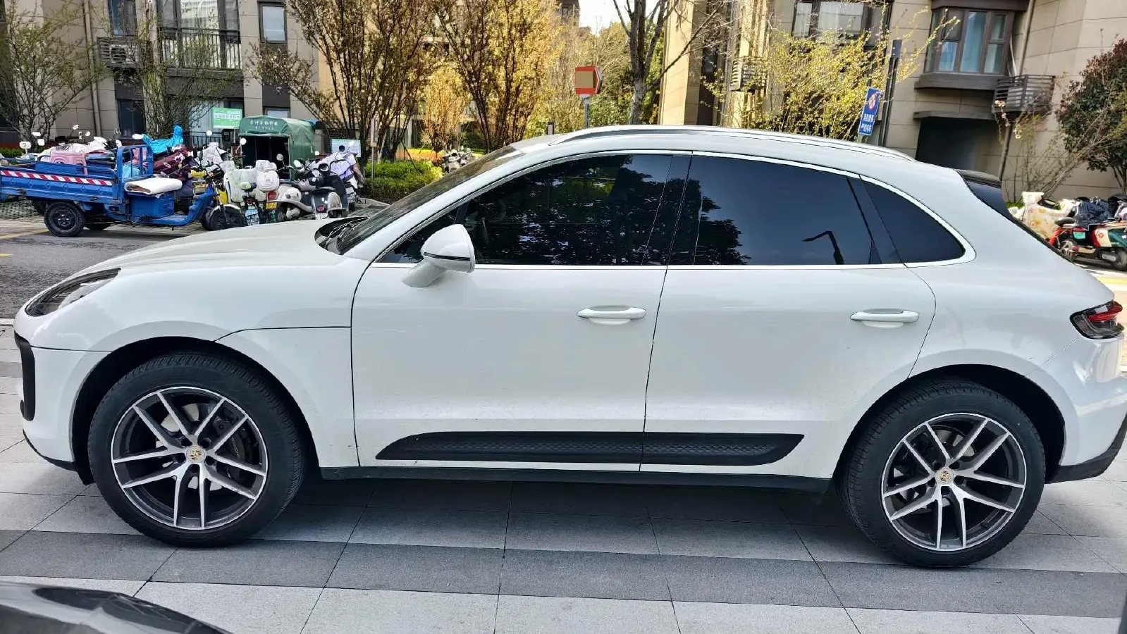 2023 Porsche Macan 2.0T 265HP L4 7DCT,autocango,china used car exporter,china ev exporter,chinese used car exporter,chinese used ev exporter