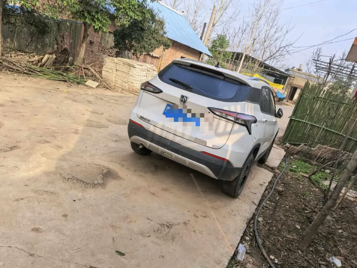 2019 BaoJun 730 1.5L 105HP L4 6MT,autocango,china used car exporter,china ev exporter,chinese used car exporter,chinese used ev exporter