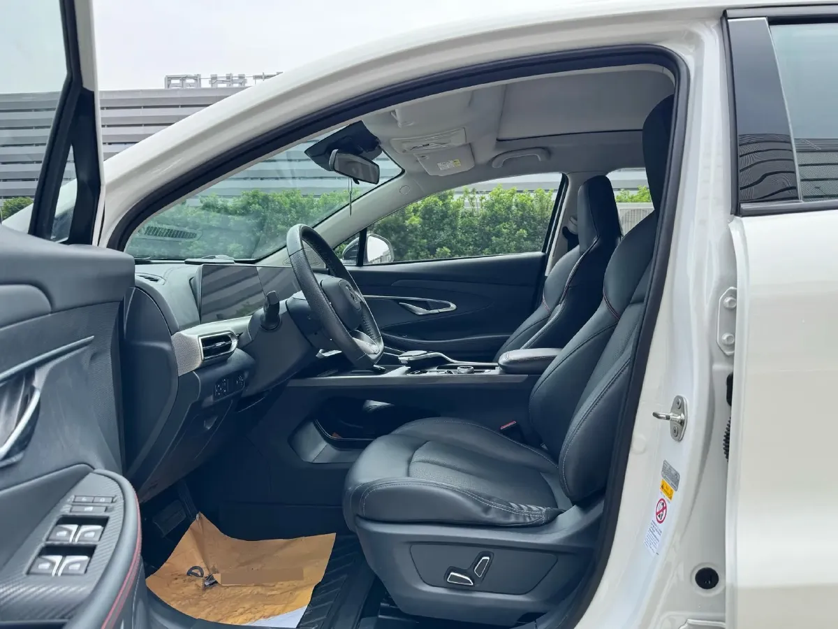 2020 ChangAn UNI-T 1.5T 180HP L4 7DCT,autocango,china used car exporter,china ev exporter,chinese used car exporter,chinese used ev exporter