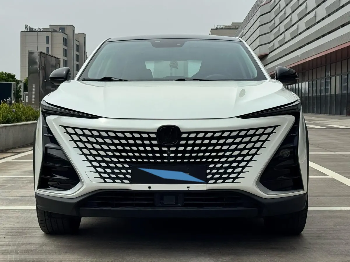 2020 ChangAn UNI-T 1.5T 180HP L4 7DCT,autocango,china used car exporter,china ev exporter,chinese used car exporter,chinese used ev exporter