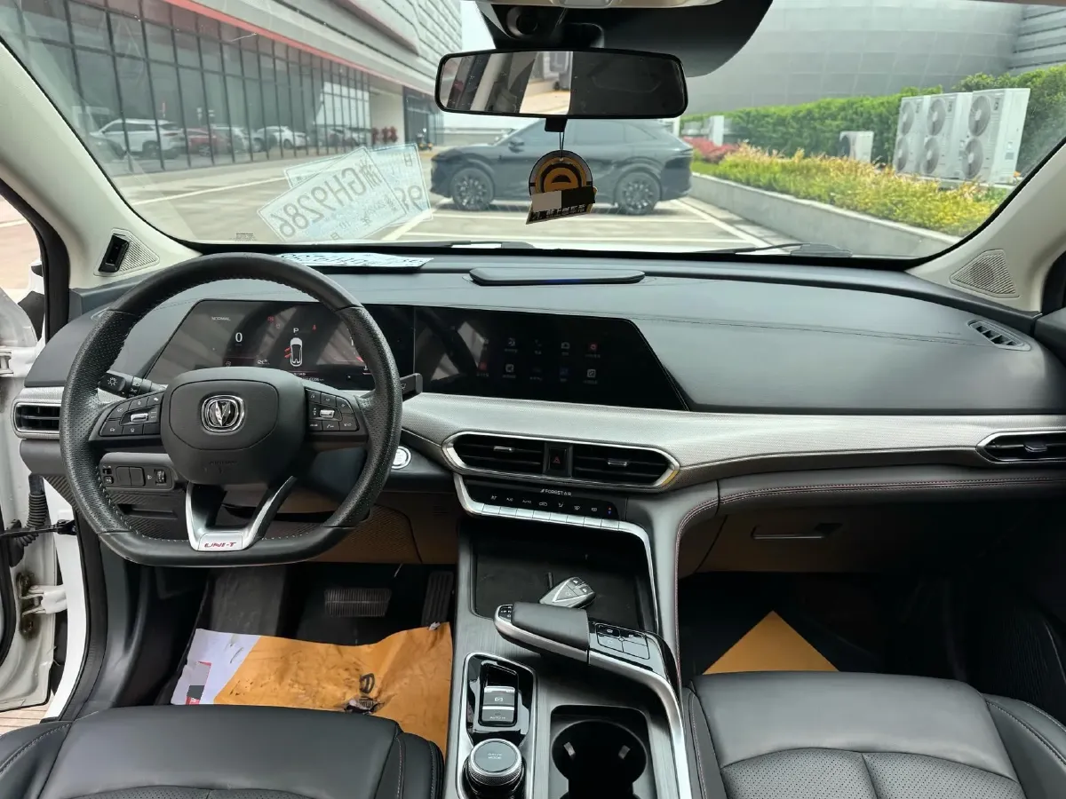 2020 ChangAn UNI-T 1.5T 180HP L4 7DCT,autocango,china used car exporter,china ev exporter,chinese used car exporter,chinese used ev exporter