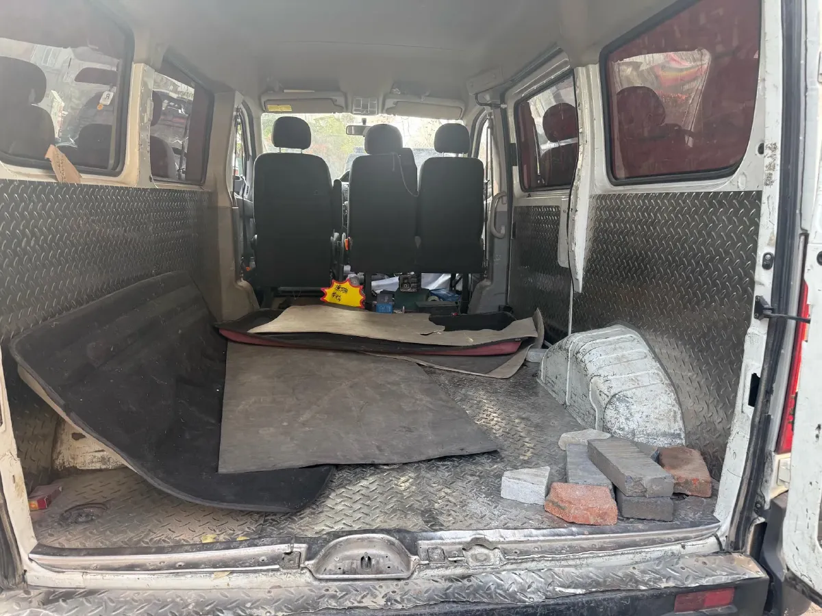 2020 MAXUS XinTu V80 2.5T 136HP L4 6MT,autocango,china used car exporter,china ev exporter,chinese used car exporter,chinese used ev exporter