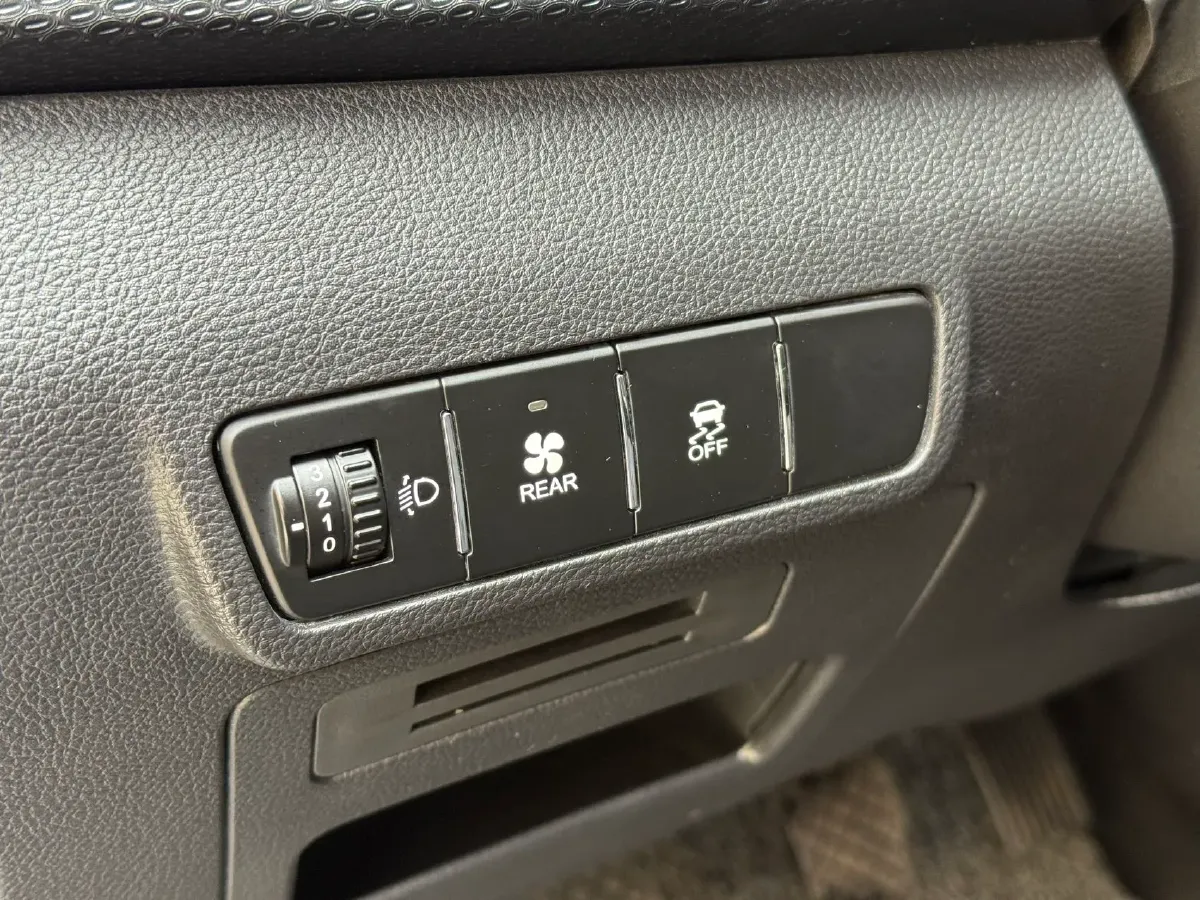 2019 BaoJun 730 1.5T 147HP L4 6MT,autocango,china used car exporter,china ev exporter,chinese used car exporter,chinese used ev exporter