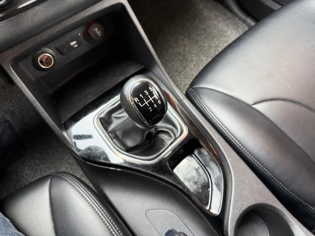 2019 BaoJun 730 1.5T 147HP L4 6MT,autocango,china used car exporter,china ev exporter,chinese used car exporter,chinese used ev exporter