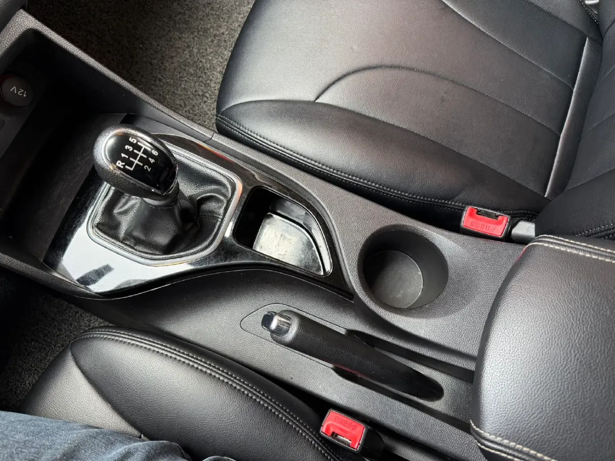 2019 BaoJun 730 1.5T 147HP L4 6MT,autocango,china used car exporter,china ev exporter,chinese used car exporter,chinese used ev exporter