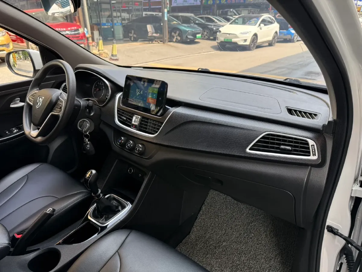 2019 BaoJun 730 1.5T 147HP L4 6MT,autocango,china used car exporter,china ev exporter,chinese used car exporter,chinese used ev exporter