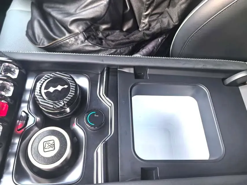 2024 Jaguar XEL 2.0T 250HP L4 8AT,autocango,china used car exporter,china ev exporter,chinese used car exporter,chinese used ev exporter