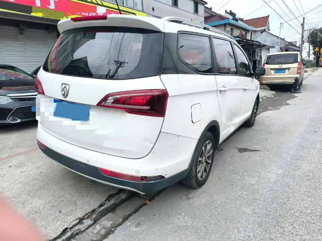 2019 BaoJun 730 1.5L 112HP L4 6MT,autocango,china used car exporter,china ev exporter,chinese used car exporter,chinese used ev exporter