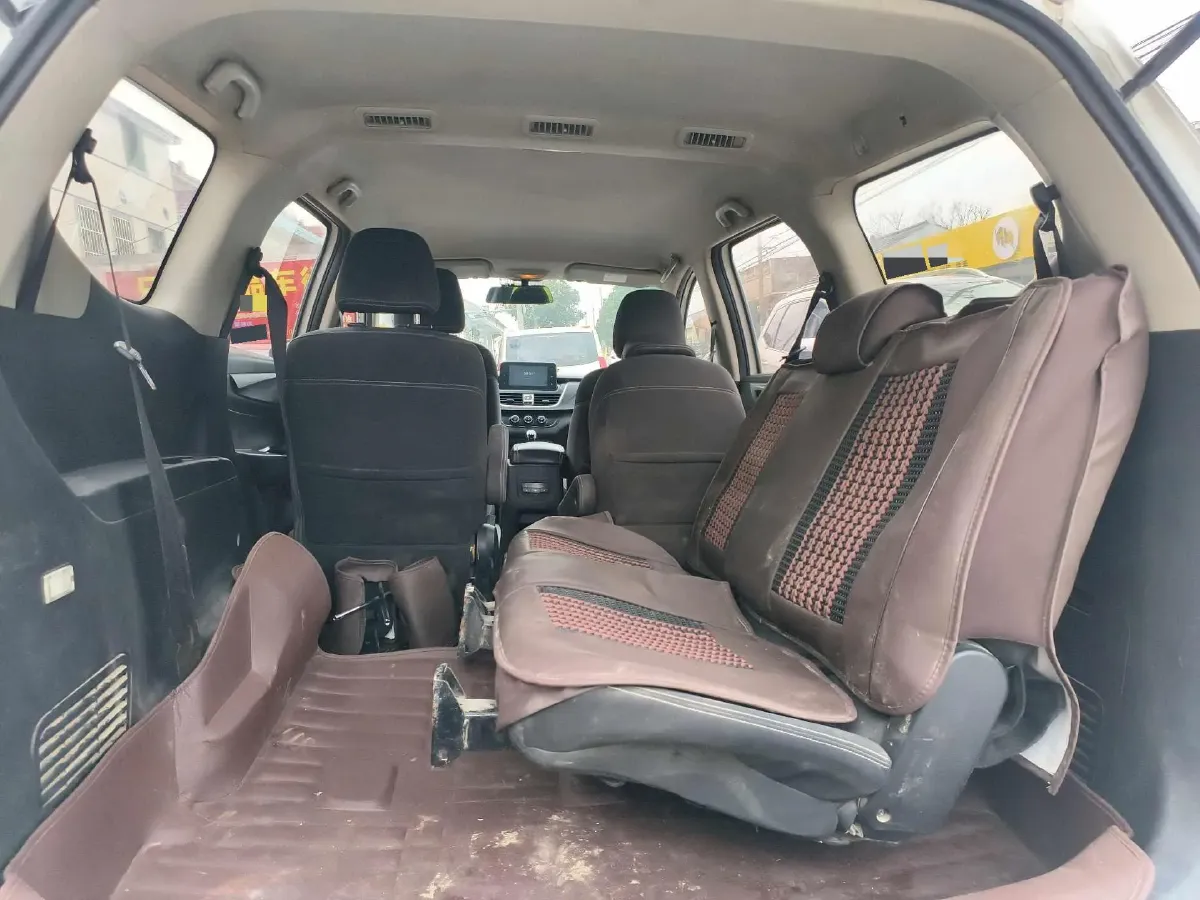 2019 BaoJun 730 1.5L 112HP L4 6MT,autocango,china used car exporter,china ev exporter,chinese used car exporter,chinese used ev exporter