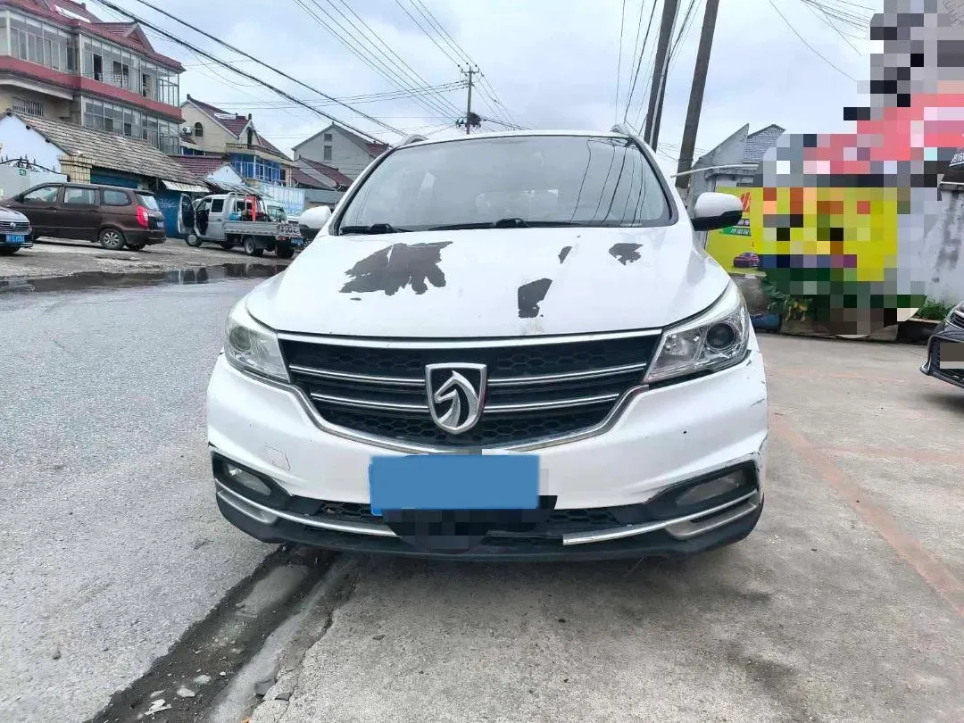 2019 BaoJun 730 1.5L 112HP L4 6MT,autocango,china used car exporter,china ev exporter,chinese used car exporter,chinese used ev exporter