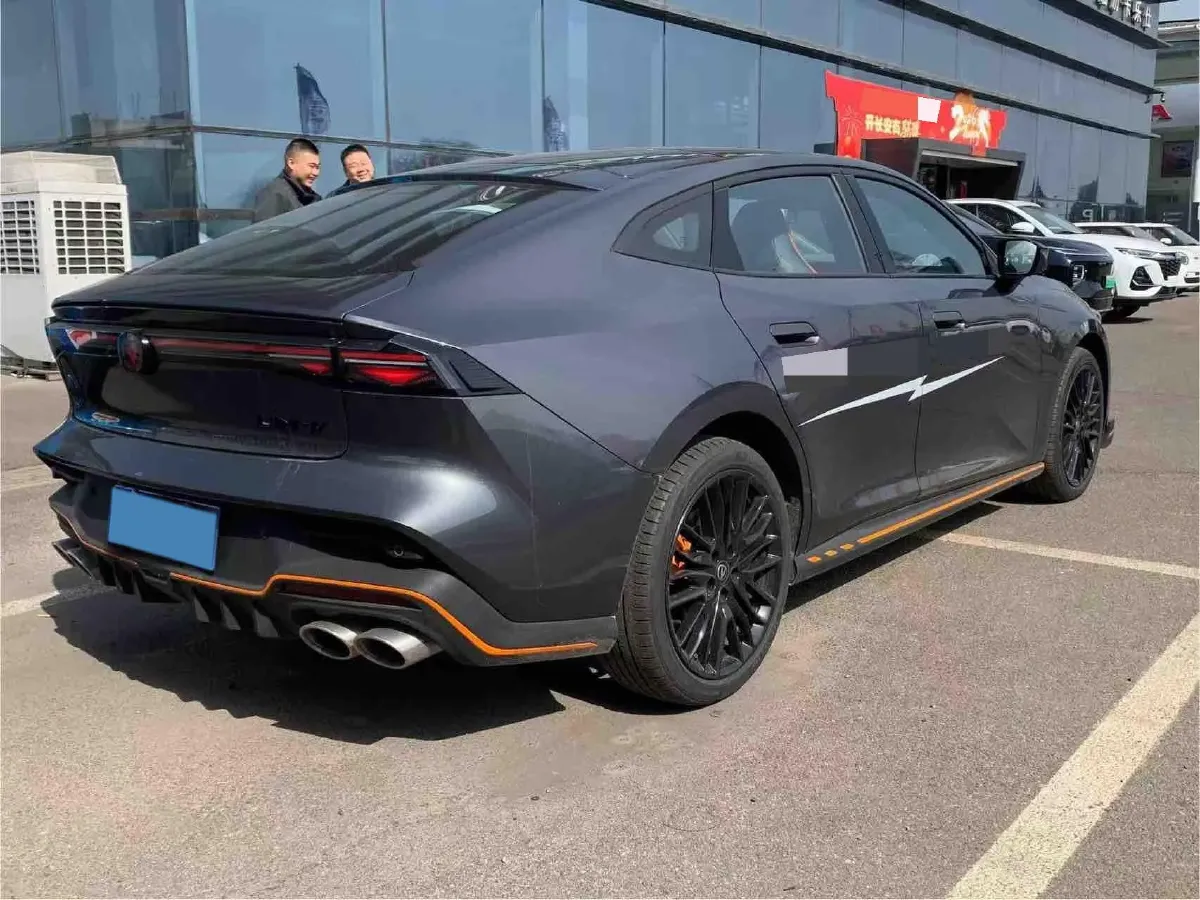 2025 ChangAn UNI-V 2.0T 245HP L4 8AT,autocango,china used car exporter,china ev exporter,chinese used car exporter,chinese used ev exporter