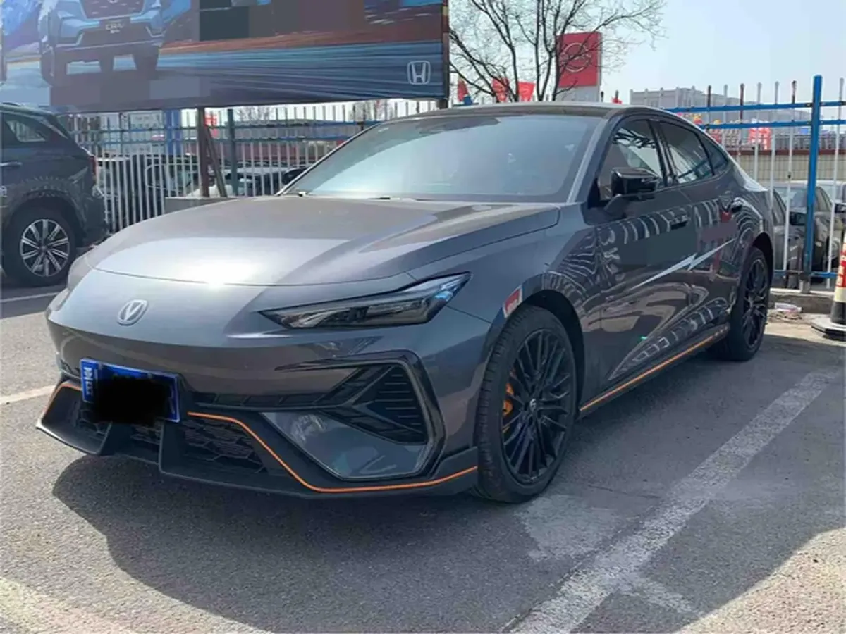 2025 ChangAn UNI-V 2.0T 245HP L4 8AT,autocango,china used car exporter,china ev exporter,chinese used car exporter,chinese used ev exporter