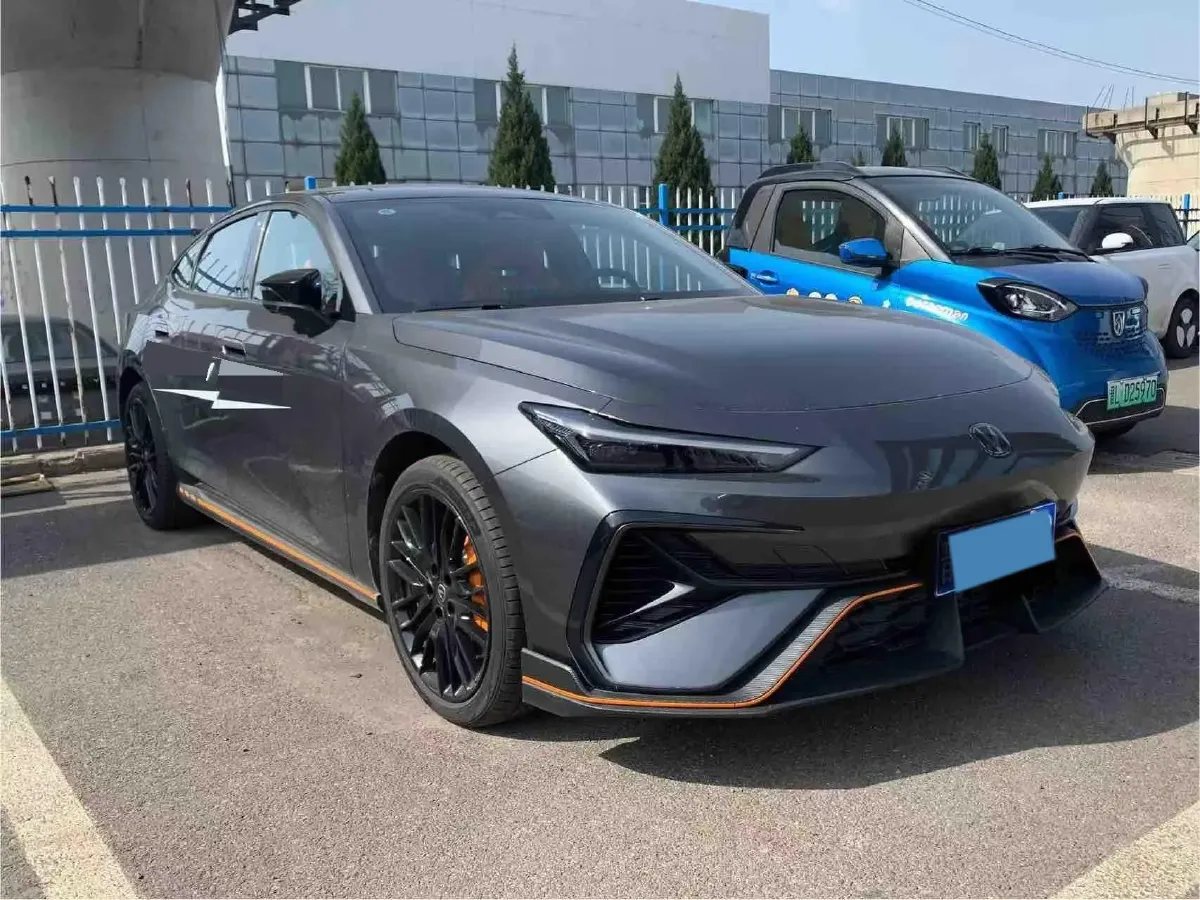 2025 ChangAn UNI-V 2.0T 245HP L4 8AT,autocango,china used car exporter,china ev exporter,chinese used car exporter,chinese used ev exporter