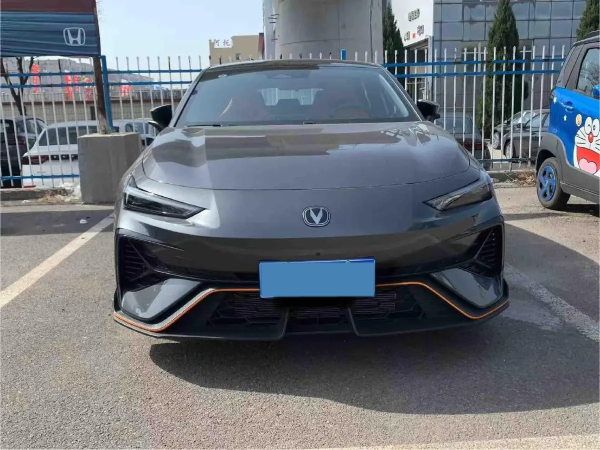 2025 ChangAn UNI-V 2.0T 245HP L4 8AT,autocango,china used car exporter,china ev exporter,chinese used car exporter,chinese used ev exporter