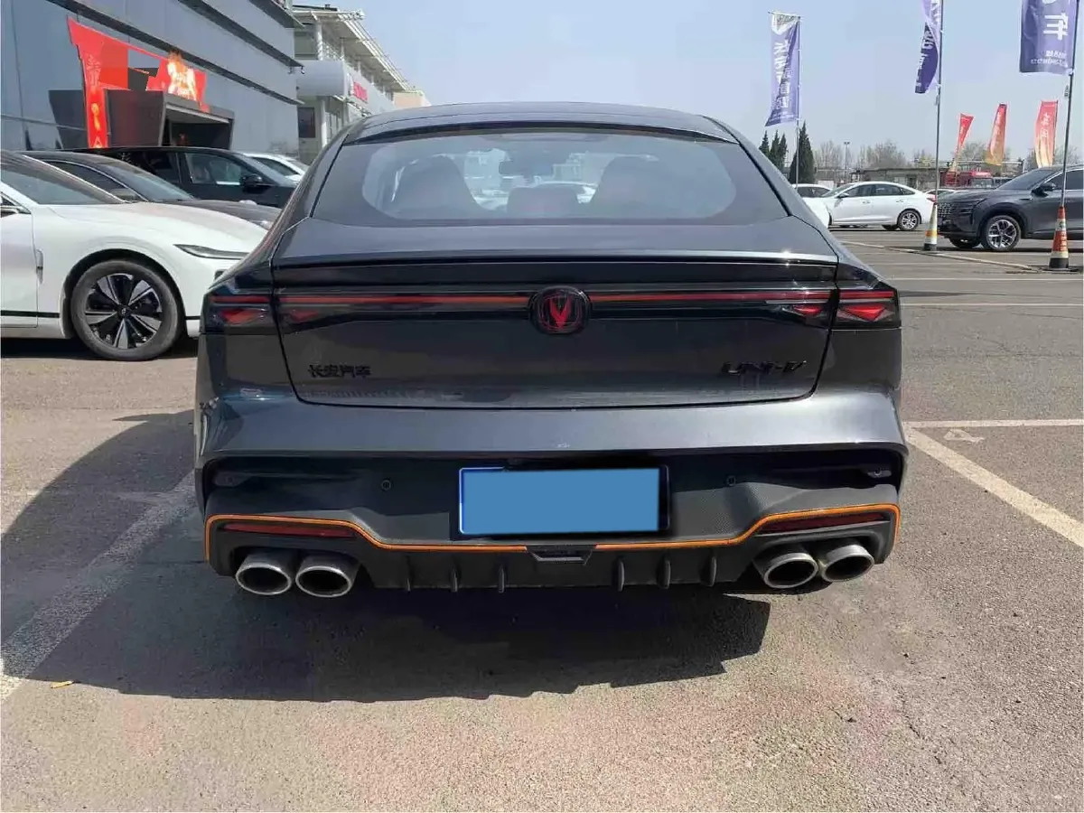 2025 ChangAn UNI-V 2.0T 245HP L4 8AT,autocango,china used car exporter,china ev exporter,chinese used car exporter,chinese used ev exporter
