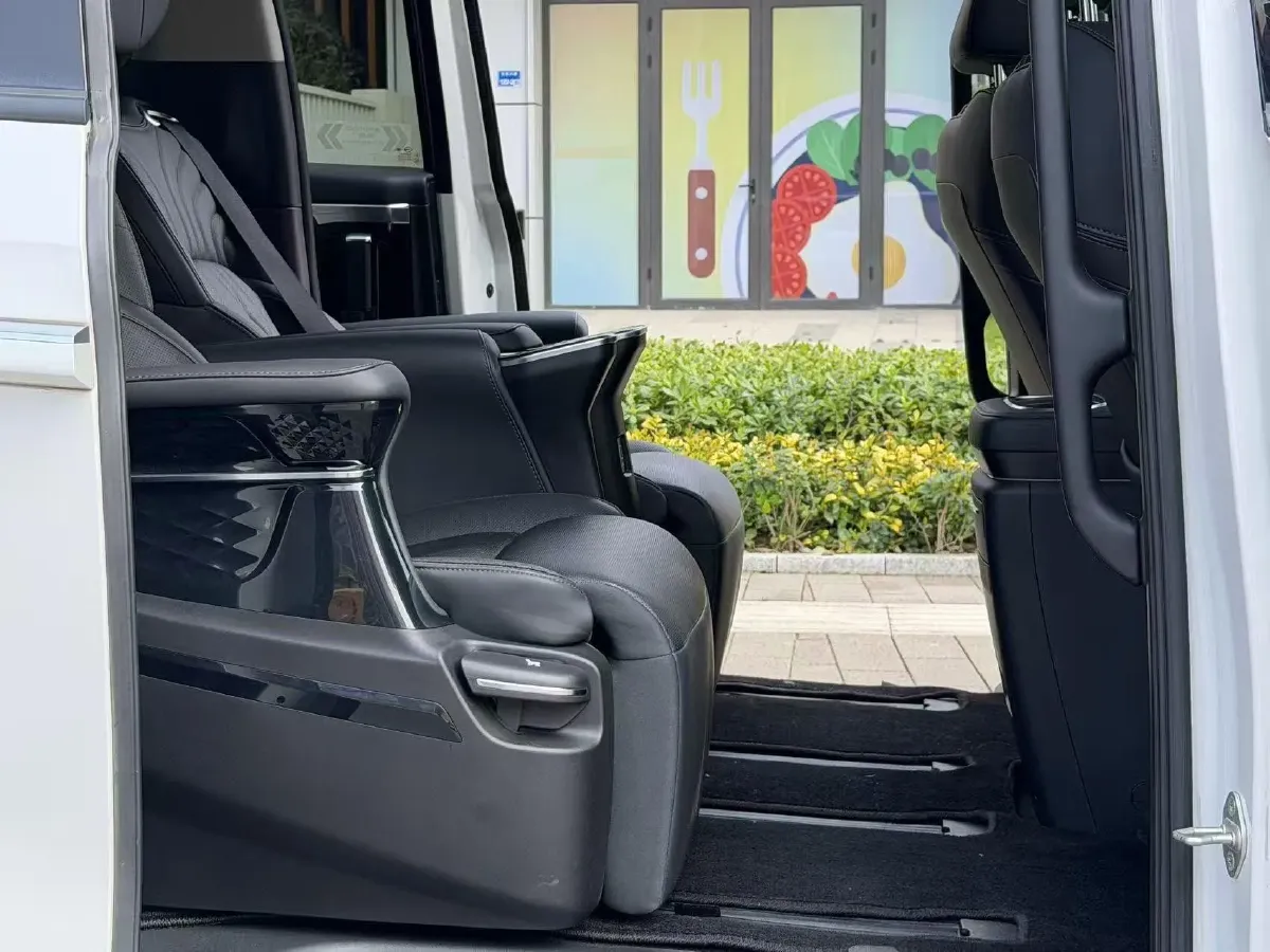 2024 GAC Trumpchi M8 2.0T 252HP L4 8AT,autocango,china used car exporter,china ev exporter,chinese used car exporter,chinese used ev exporter