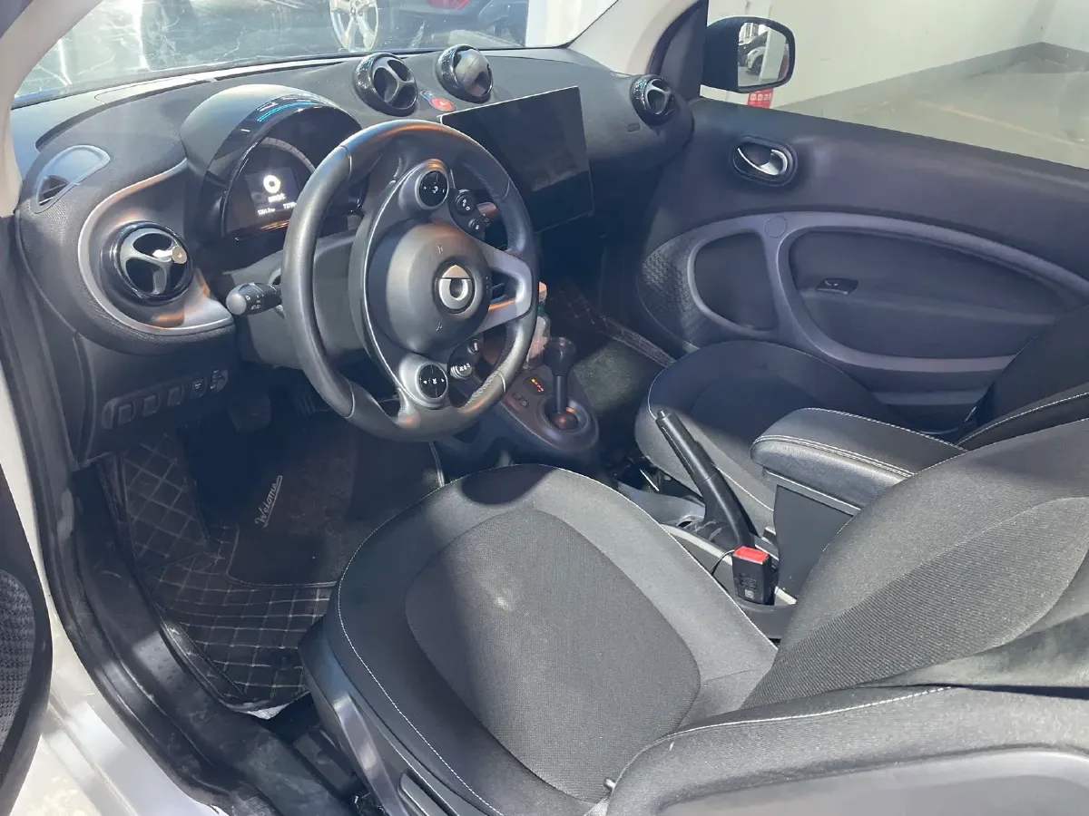2019 Smart smart fortwo 0.9T 90HP L3 6DCT,autocango,china used car exporter,china ev exporter,chinese used car exporter,chinese used ev exporter