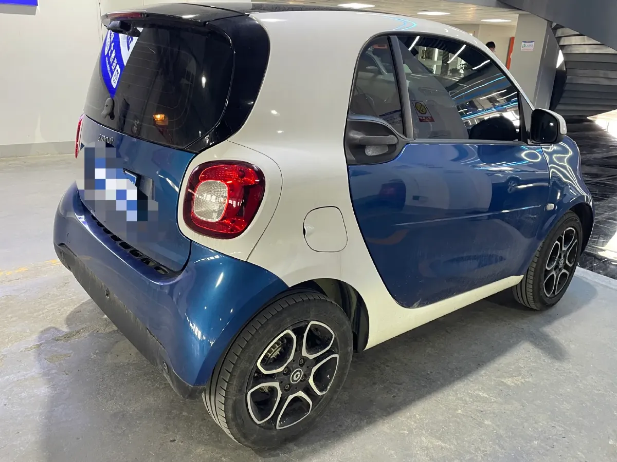 2019 Smart smart fortwo 0.9T 90HP L3 6DCT,autocango,china used car exporter,china ev exporter,chinese used car exporter,chinese used ev exporter