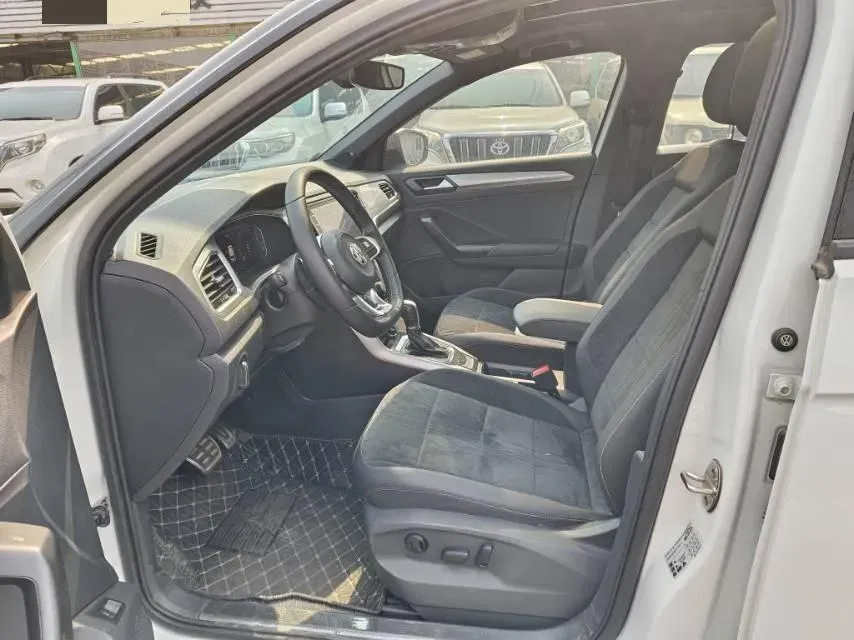2022 Volkswagen T-Roc 1.4T 150HP L4 7DCT,autocango,china used car exporter,china ev exporter,chinese used car exporter,chinese used ev exporter