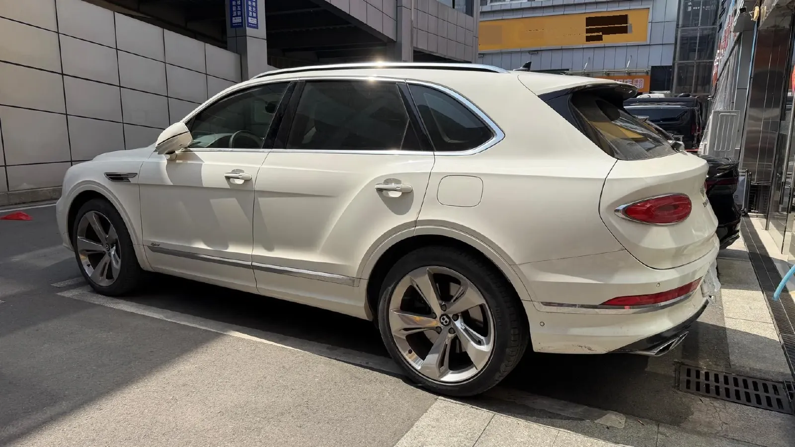 2021 Bentley Bentayga 3.0T 340HP V6 8AT PHEV 17.3KWH,autocango,china used car exporter,china ev exporter,chinese used car exporter,chinese used ev exporter